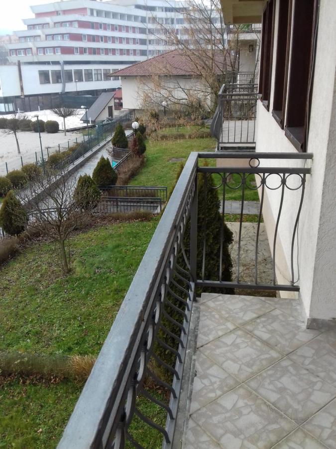Green Oaza Apartment Фойница Экстерьер фото
